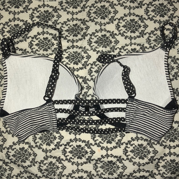 Victoria’s Secret Bras - Picture 6 of 8